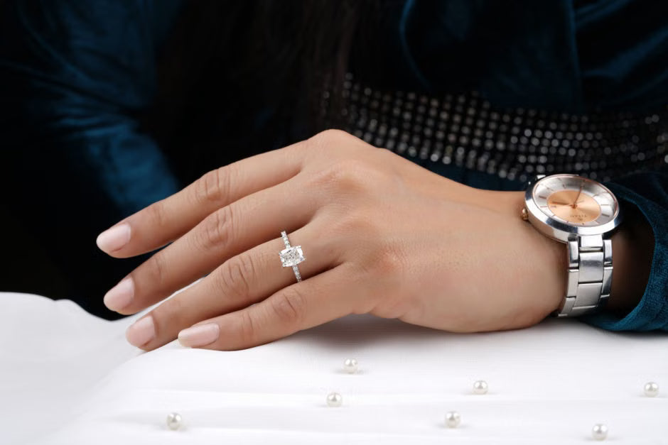 Why Smart Shoppers Are Choosing 2 Carat Emerald Cut Lab Grown Diamond Rings