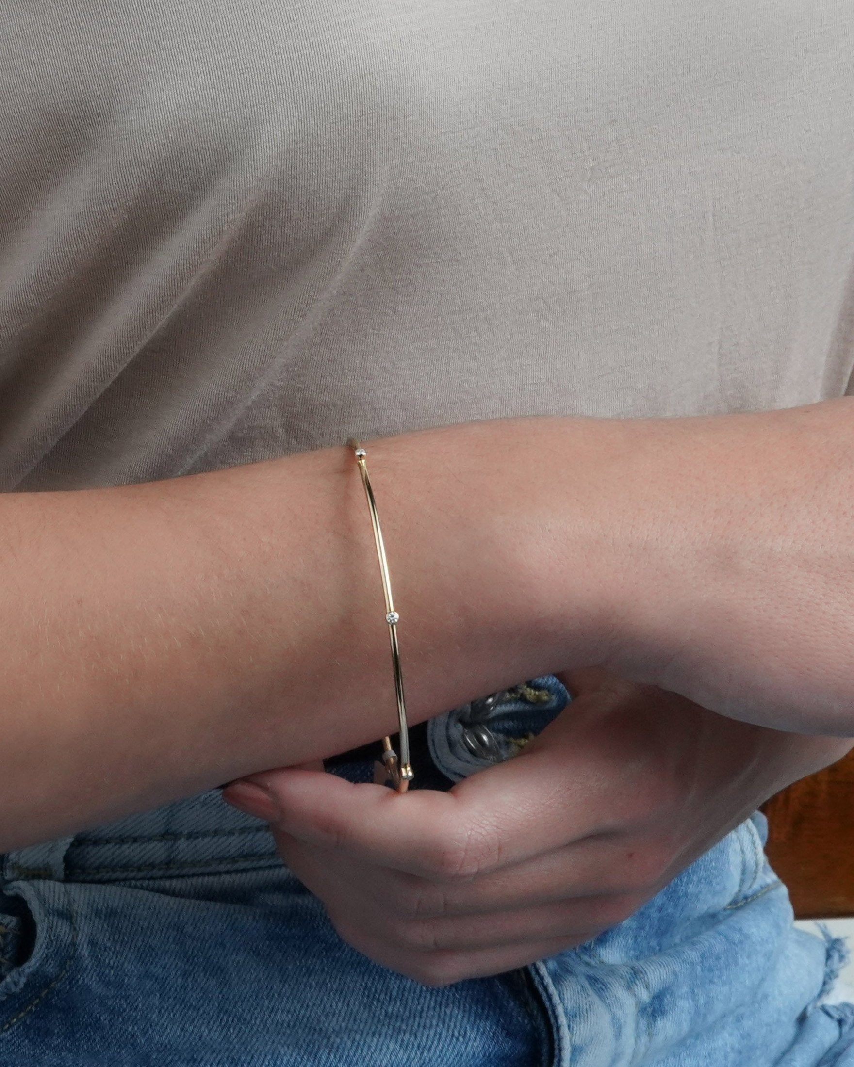 Round Diamond Bangle Bracelet