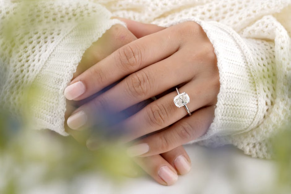 Finding Your Dream 2 Carat Oval Lab Grown Diamond Ring on a Budget