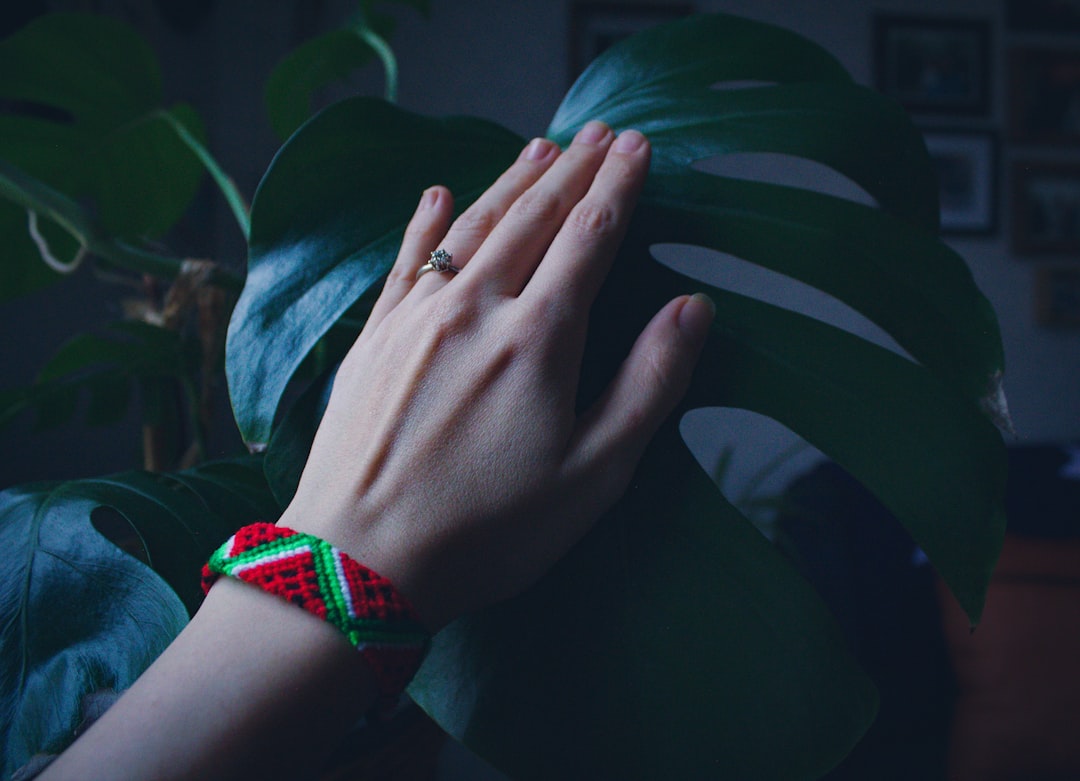 Charming Ways to Link Your Squad with Custom Best Friend Bracelets