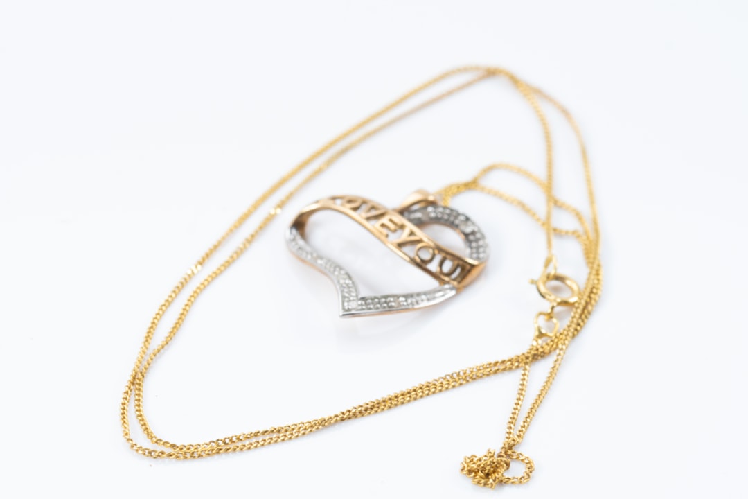 How to Design Your Dream Custom Diamond Chain Pendant Without Losing Your Shine