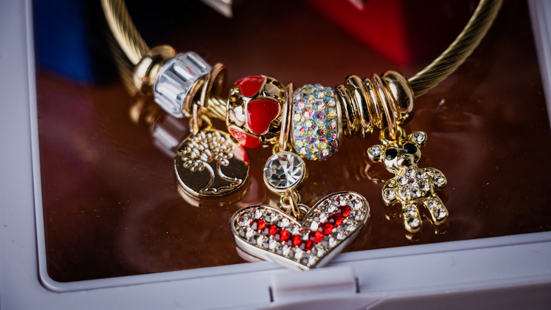 Build Your Own Charm Bracelet and Tell Your Unique Story