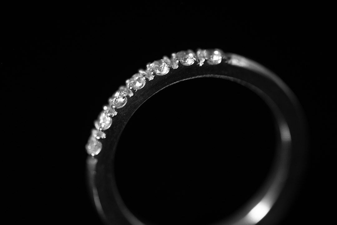 Everything You Need to Know Before Buying an Eternity Ring with Lab Diamonds