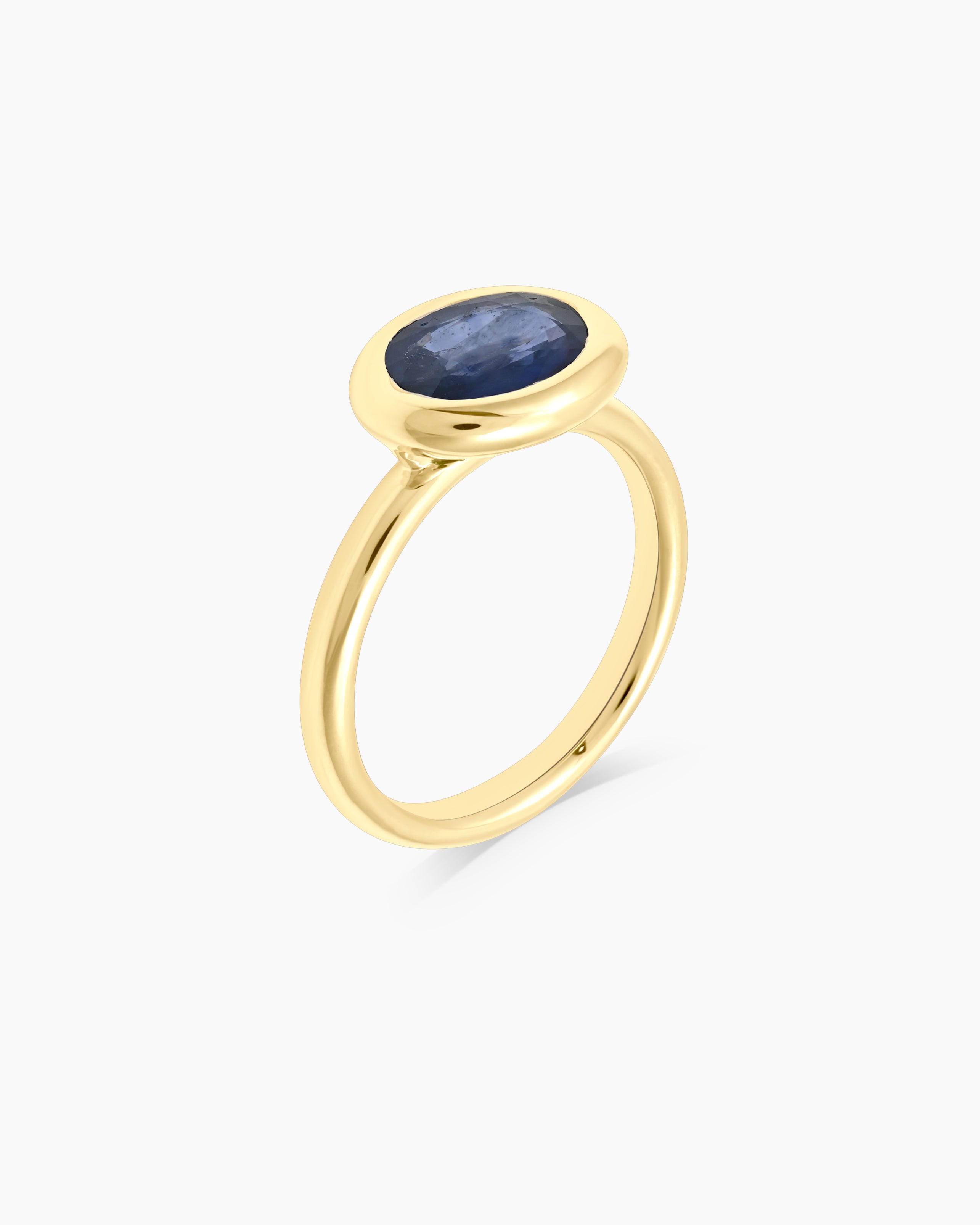 Crush | Oval Blue Sapphire Stackable Ring